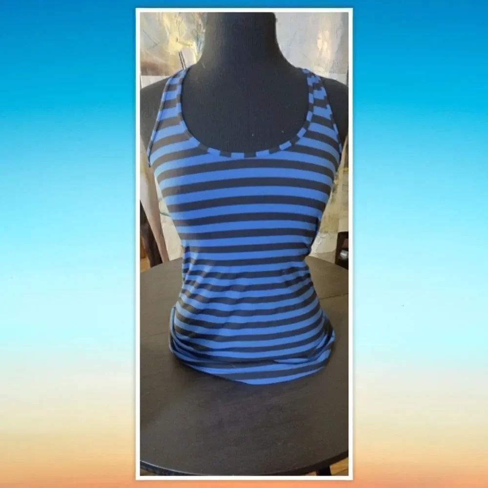 Lululemon Athletica Racerback striped tank Size 6. Pit to pit 14.5"